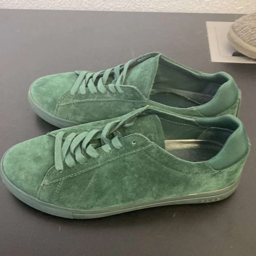 Clae Bradley tonal size 9.5